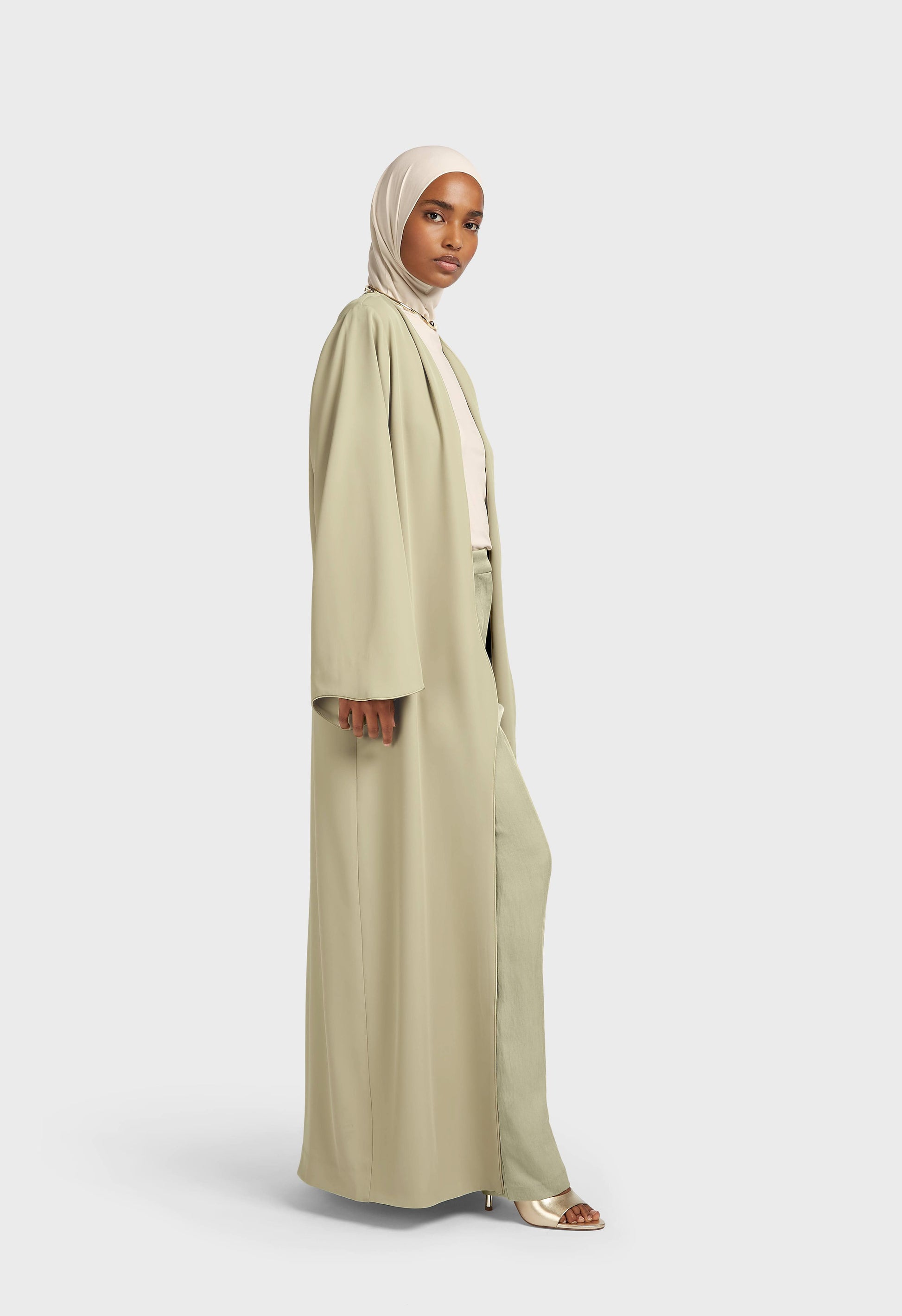 Abaya à bord incurvé | Basilic sec