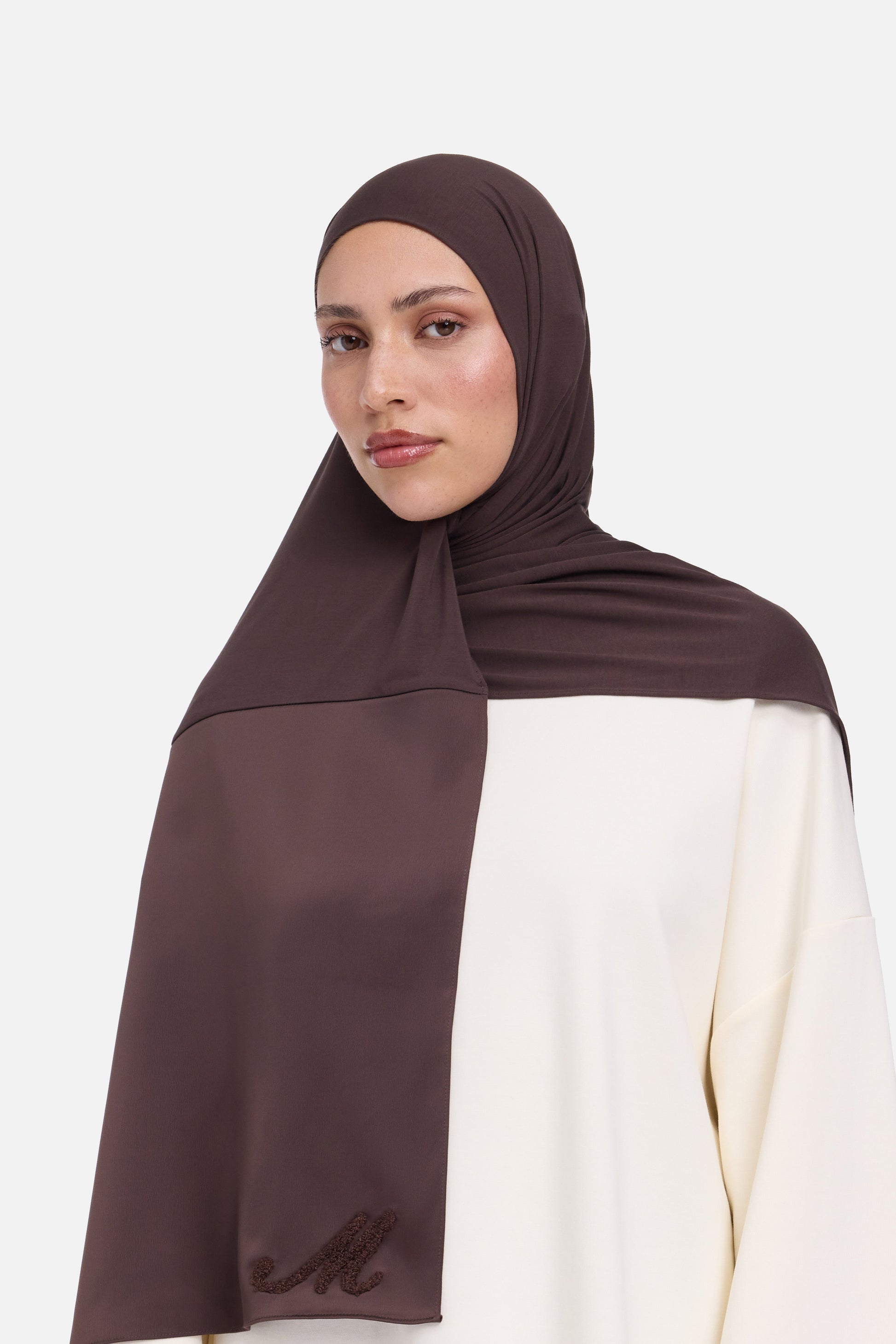 Écharpe À Bord En Satin Avec Logo Bambou | Marron foncé