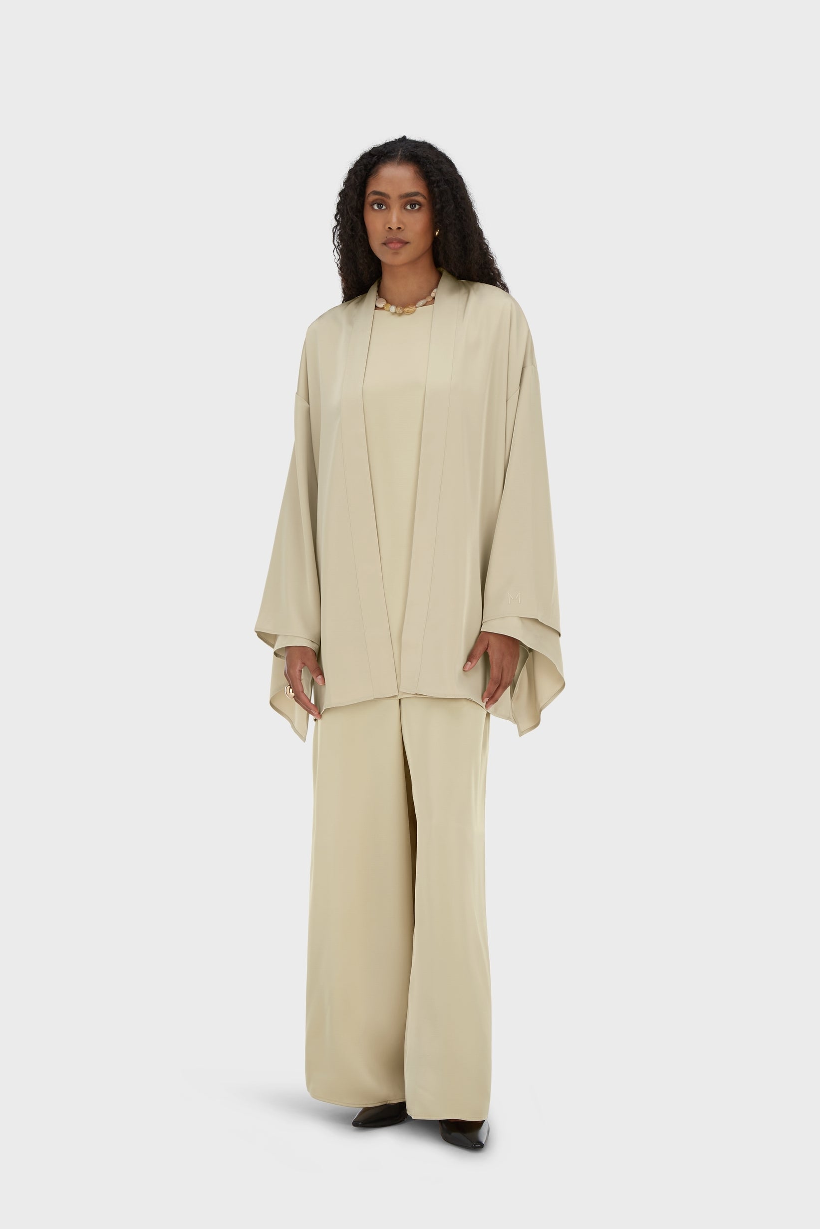 Abaya courte en satin | Riz brun