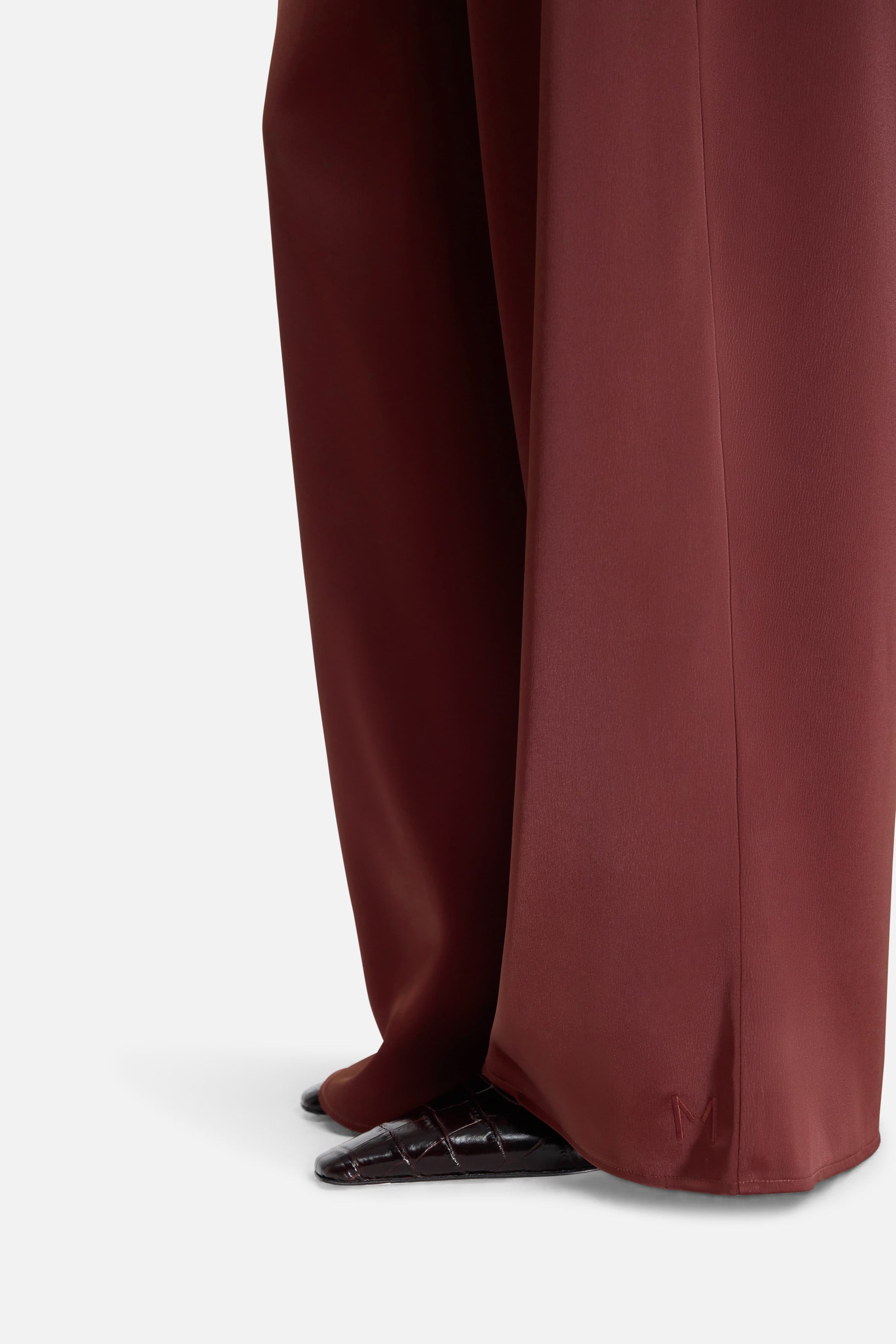 Pantalon plissé en satin | Cerise noire
