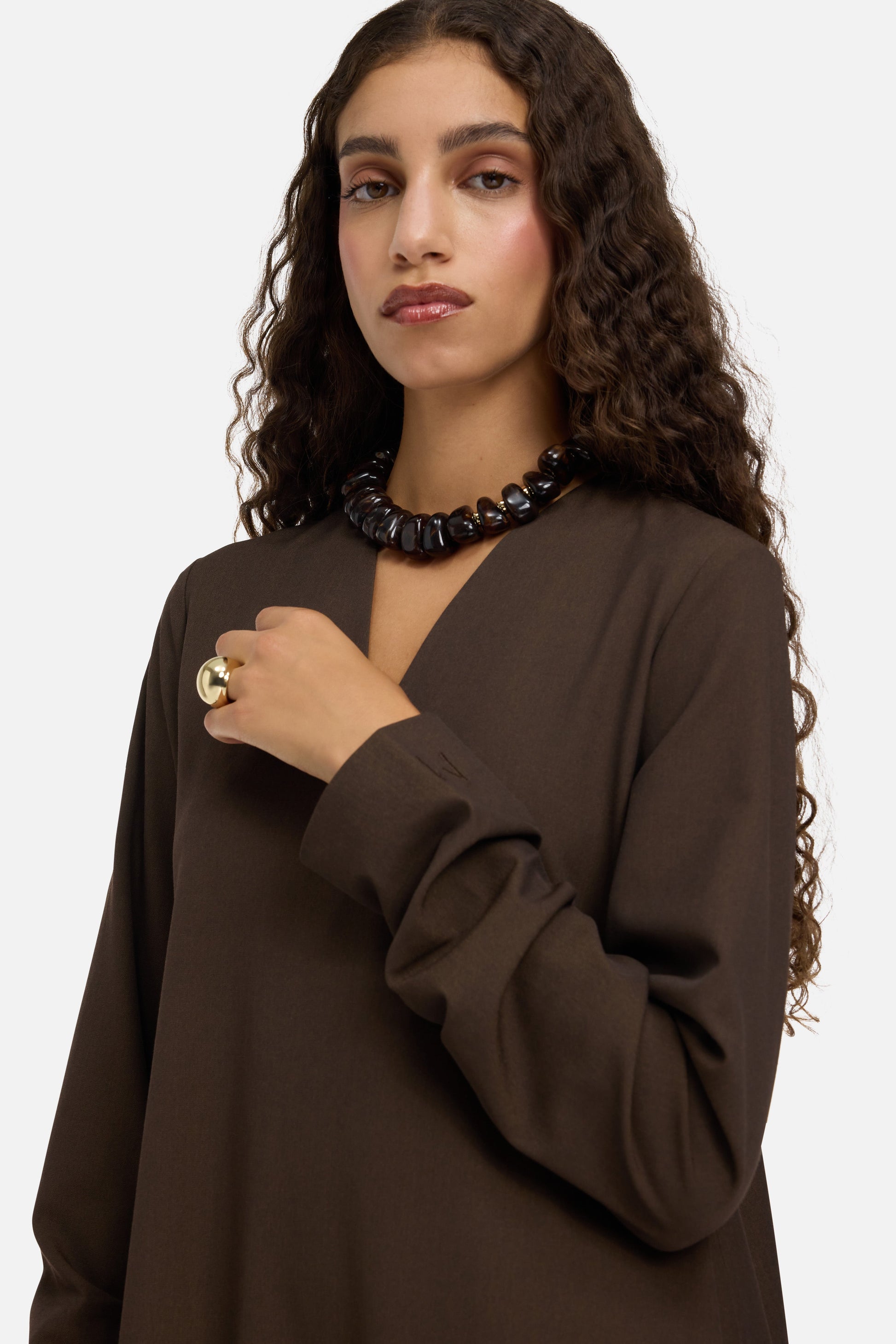 Robe sur mesure à col en V | Marron foncé