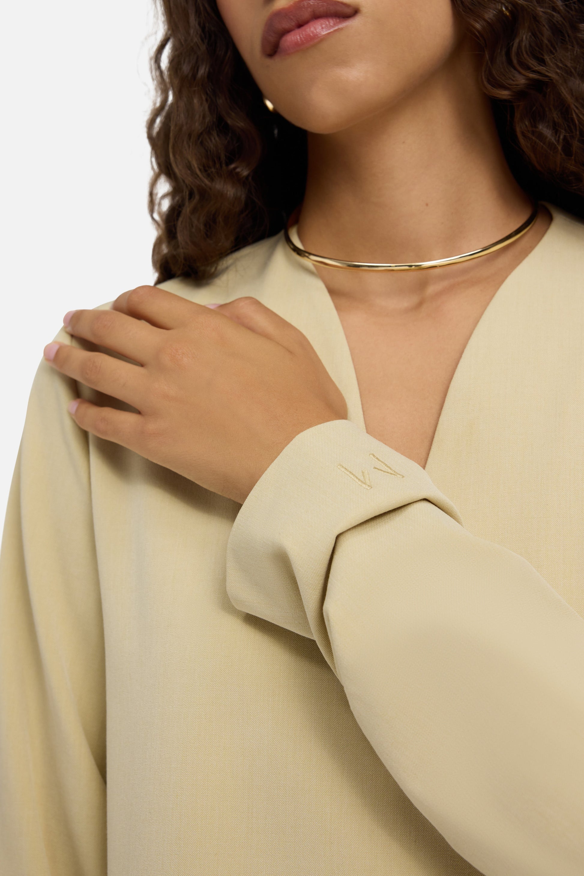 Robe sur mesure à col en V | Argile du désert