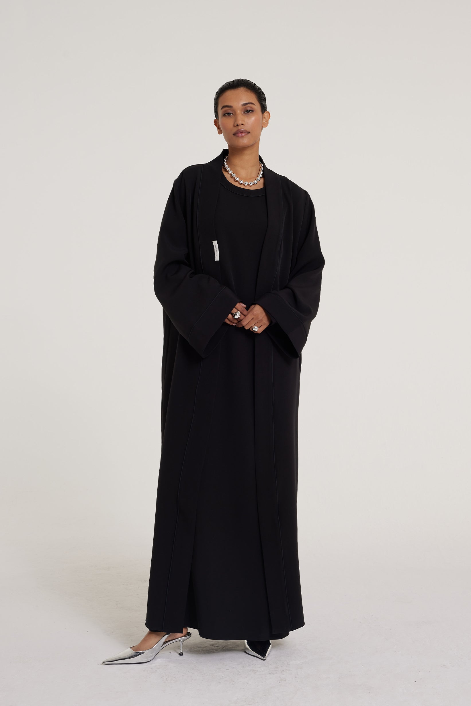 Abaya Essentielle - Régulier | Noir profond